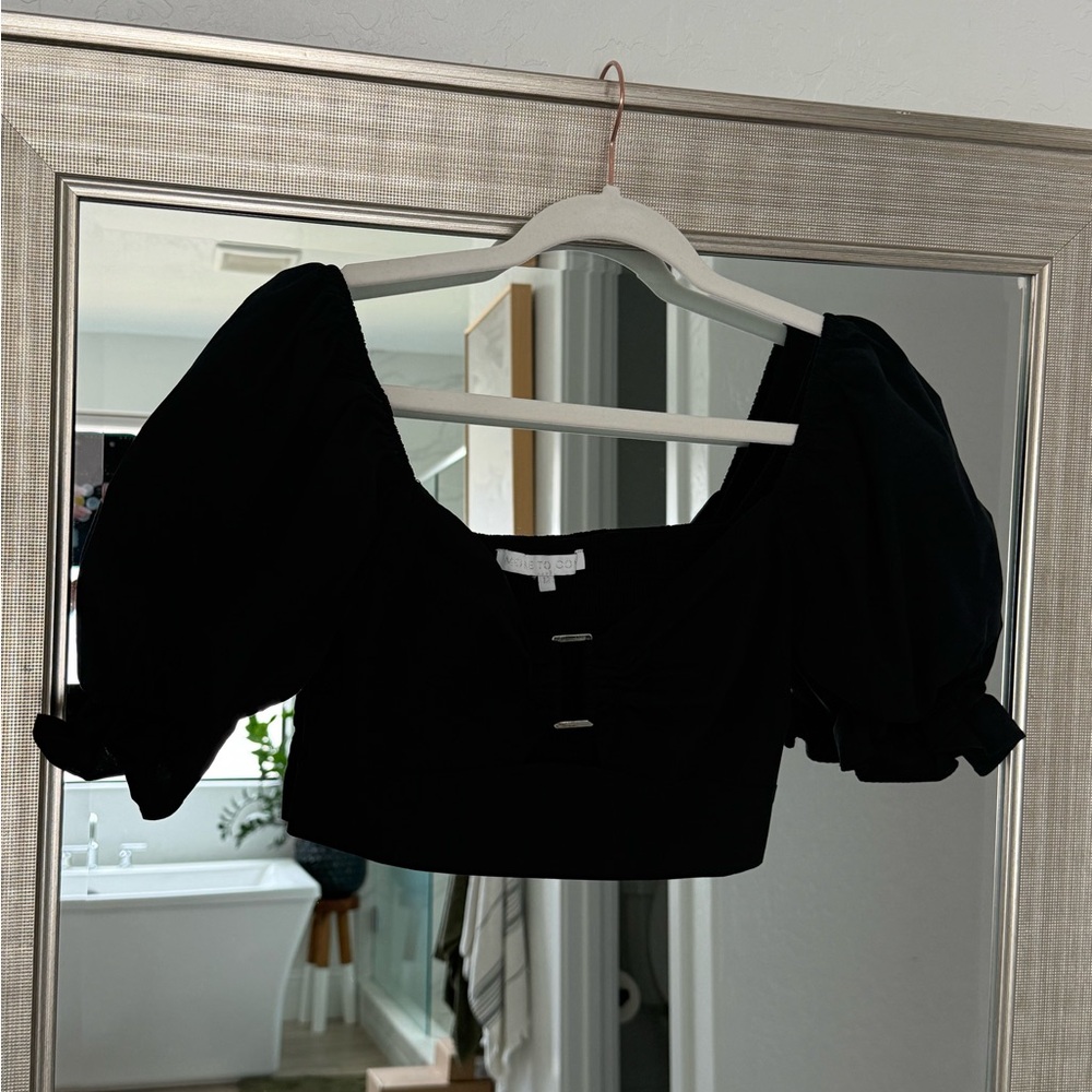 Chic Black Puff Sleeve Crop Top